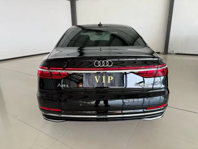 Audi A8 — Фото автомобиля 5
