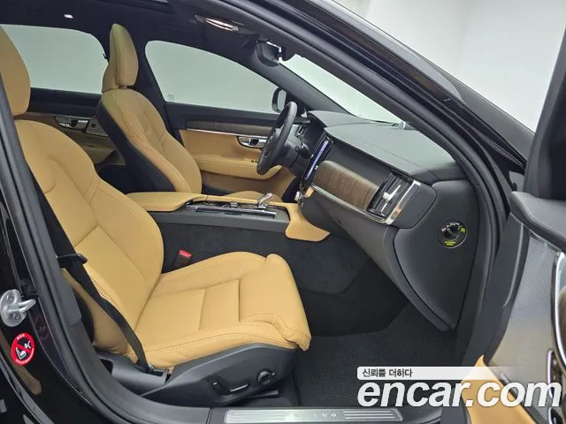 Volvo V90 — Фото автомобиля 12