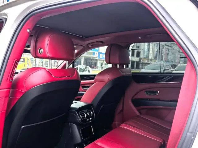 Bentley Bentayga — Фото автомобиля 5