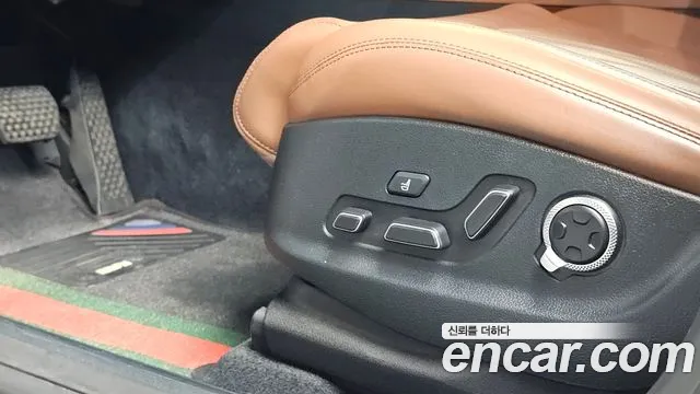 Genesis GV70 — Фото автомобиля 20