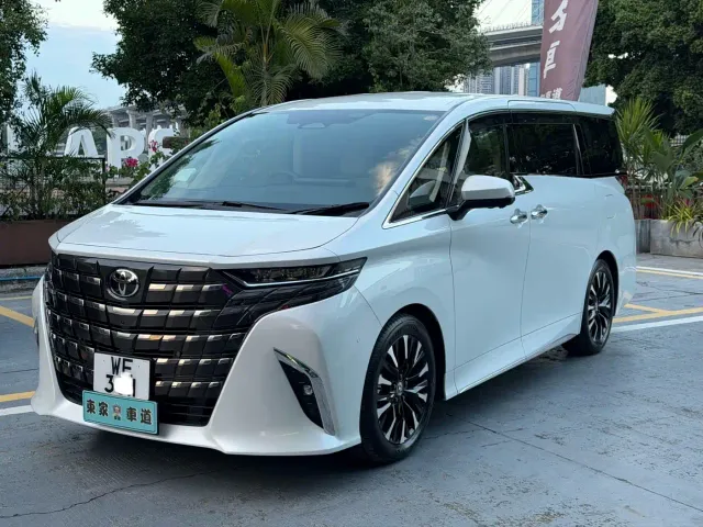 Toyota Alphard — Фото автомобиля 3