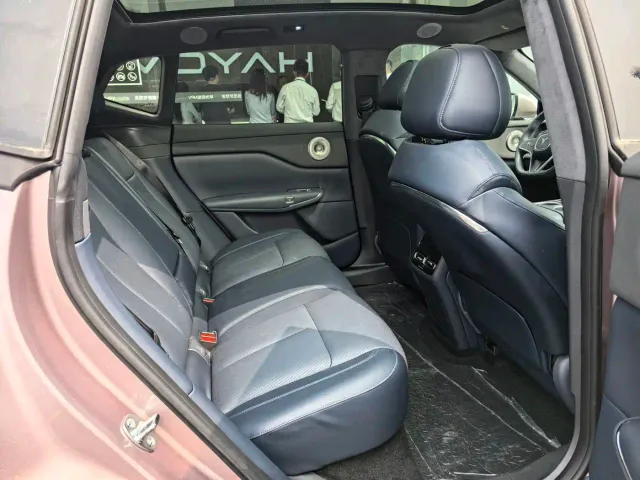 Voyah Auto Voyah Zhiyin 2025 Model 2WD Huawei Qiankun Edition — Фото автомобиля 12