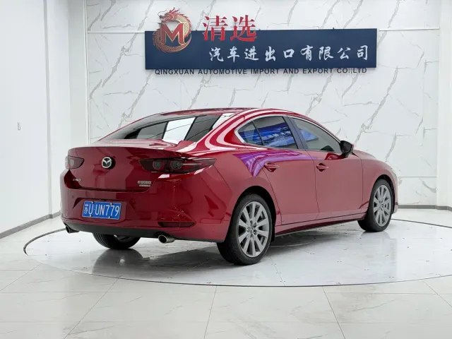 Mazda Axela — Фото автомобиля 6