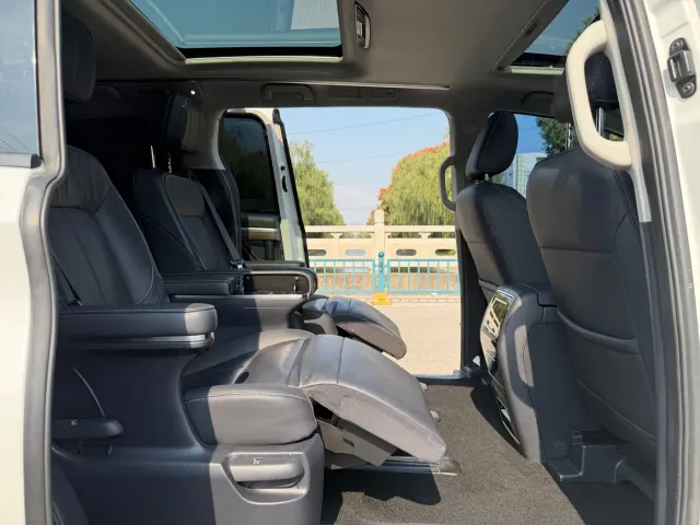 GAC Trumpchi M8 — Фото автомобиля 12