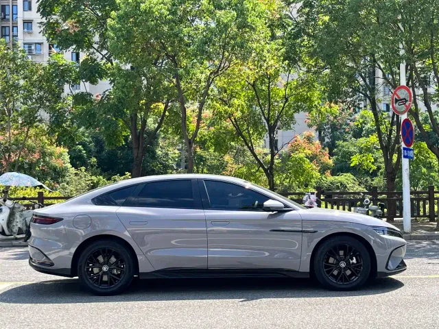BYD Han — Фото автомобиля 14
