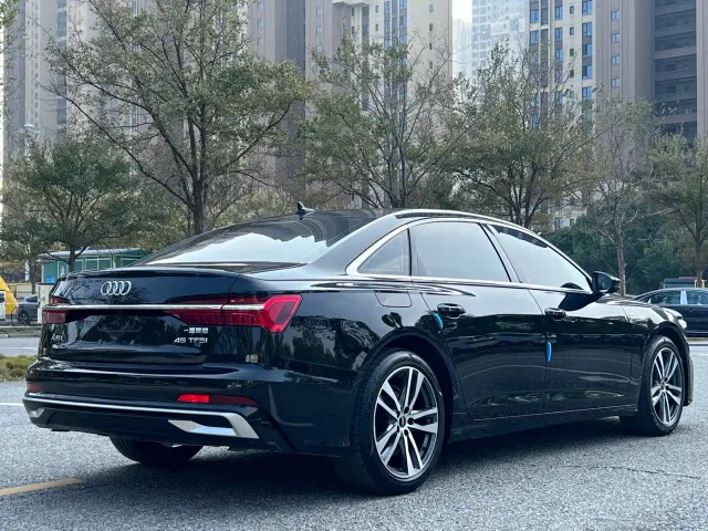 Audi A6L — Фото автомобиля 4