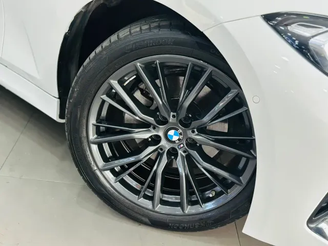 BMW 3 Series — Фото автомобиля 16