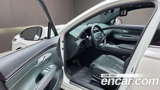 Genesis GV70 — Фото автомобиля 15
