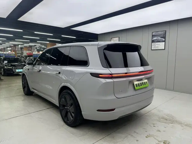 Li Auto L9 — Фото автомобиля 5