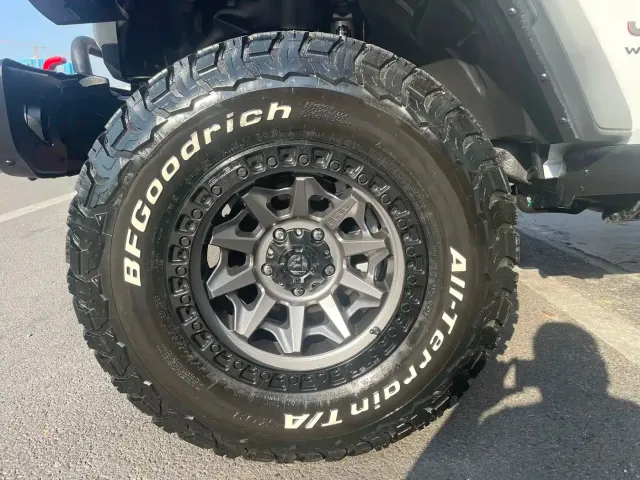 Jeep Wrangler — Фото автомобиля 17
