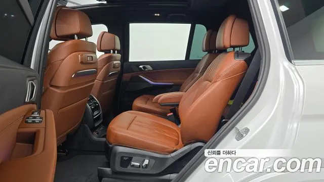 BMW X7 — Фото автомобиля 11