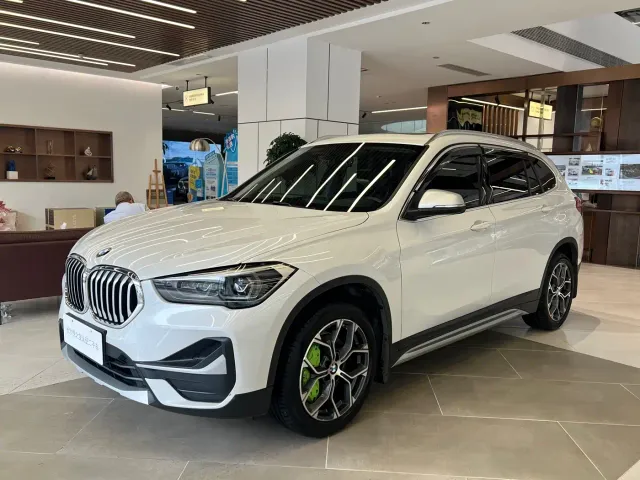 Фотография автомобиля — BMW X1