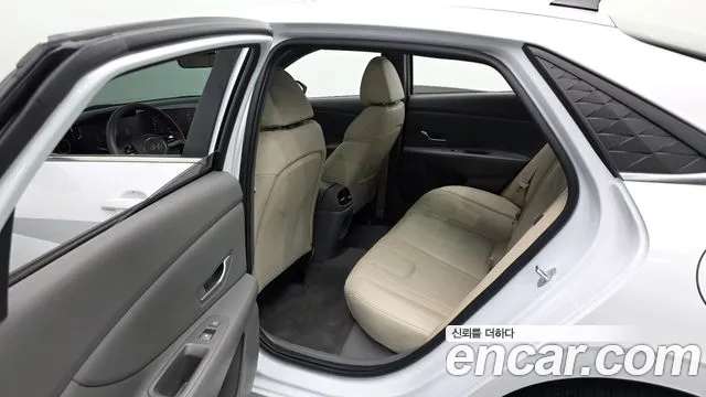 Hyundai AVANTE Новый Avante (CN7) — Фото автомобиля 12