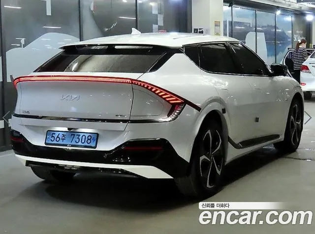Kia EV6 — Фото автомобиля 4