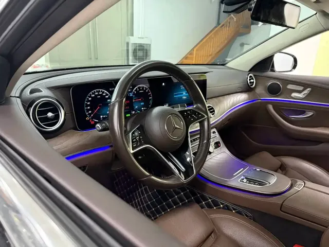 Mercedes-Benz E-Class — Фото автомобиля 8