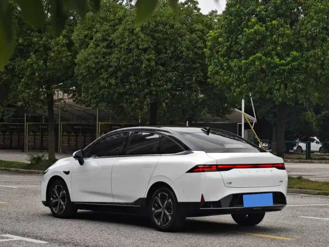 Xpeng P5 — Фото автомобиля 9