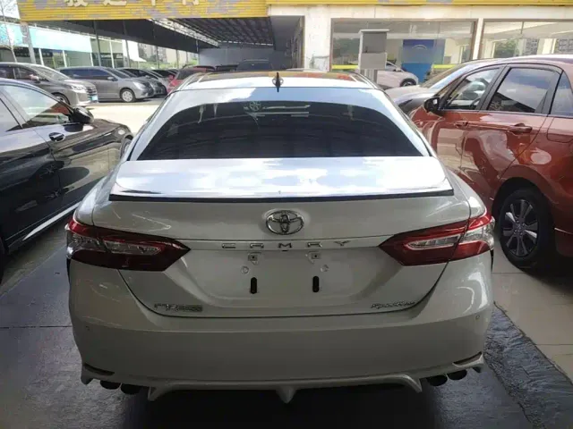 Toyota Camry — Фото автомобиля 5