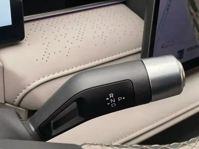 Geely Galaxy Xingyao 8 — Фото автомобиля 12