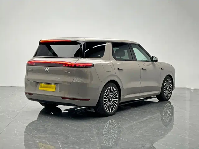 IM Motors LS8 — Фото автомобиля 6