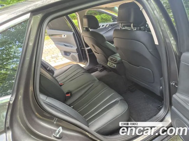 Genesis G80 Бензин 2.5 турбо AWD — Фото автомобиля 9