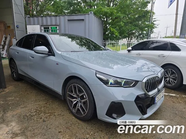 BMW 5-Series — Фото автомобиля 3
