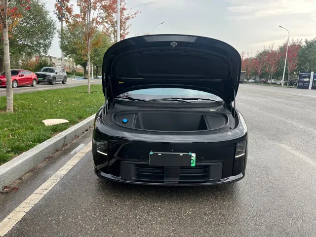 Li Auto i6 — Фото автомобиля 17