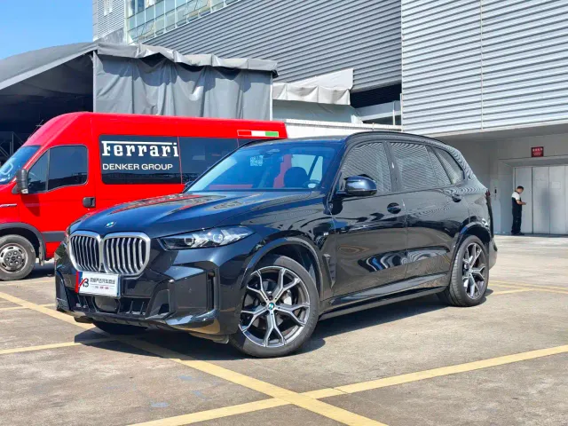 Фотография автомобиля — BMW X5
