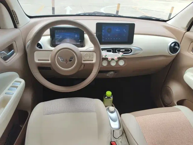 Wuling Hongguang Mini EV — Фото автомобиля 10