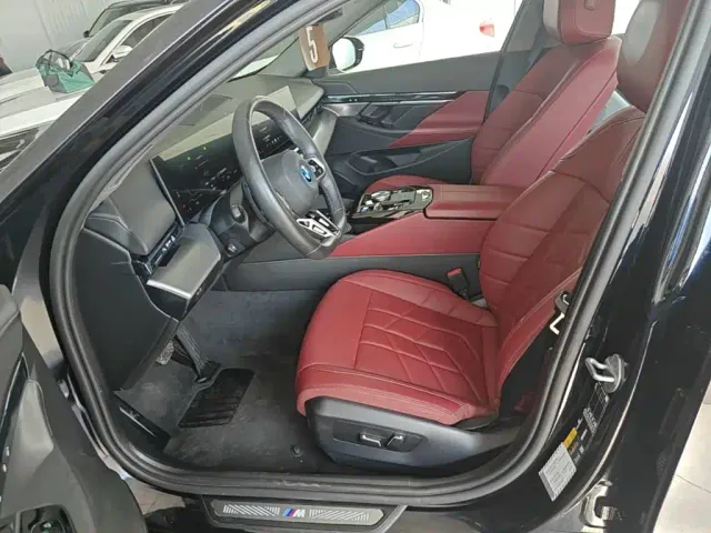BMW i5 — Фото автомобиля 14