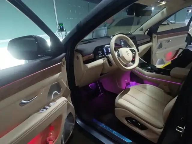 AITO Wenjie AITO M7 2024 1.5T RWD Plus 5-Seater — Фото автомобиля 17