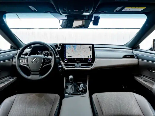 Lexus ES — Фото автомобиля 15