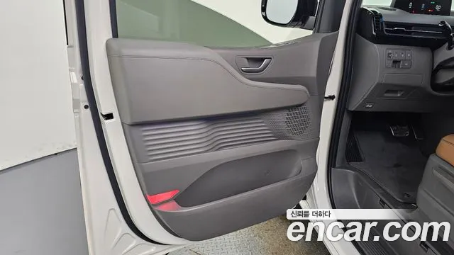 Hyundai Staria Staria 2WD автодом — Фото автомобиля 21