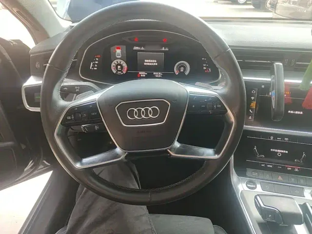 Audi A7L — Фото автомобиля 10