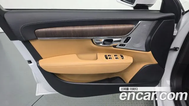 Volvo S90 — Фото автомобиля 13