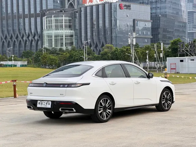 Changan Eado — Фото автомобиля 6