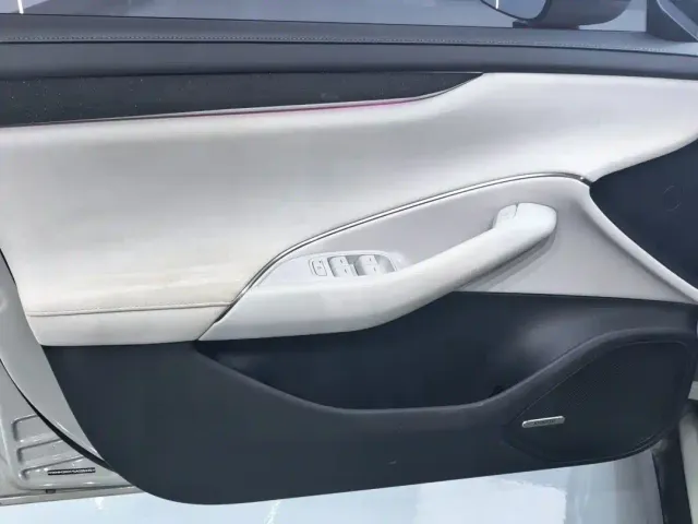 Xiaomi SU7 — Фото автомобиля 4