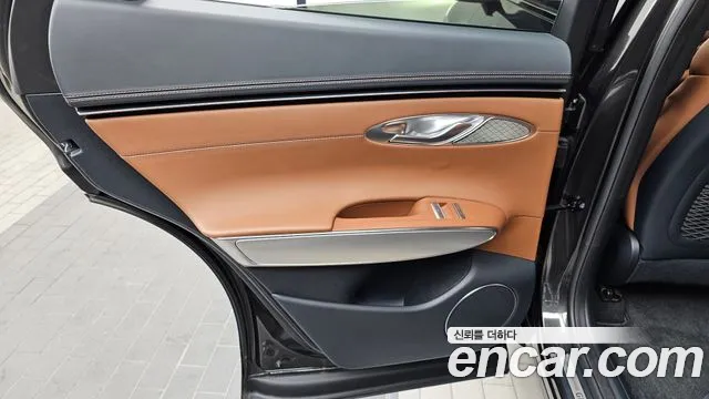 Genesis GV70 2.5T Бензин AWD — Фото автомобиля 21