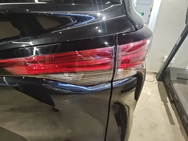 Toyota Sienna — Фото автомобиля 7