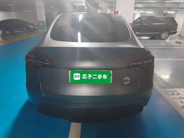 Tesla Model Y — Фото автомобиля 4