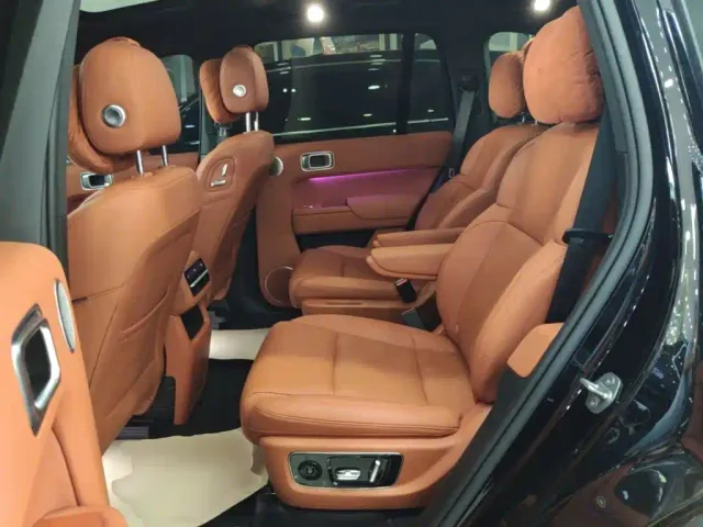 Li Auto L8 — Фото автомобиля 16