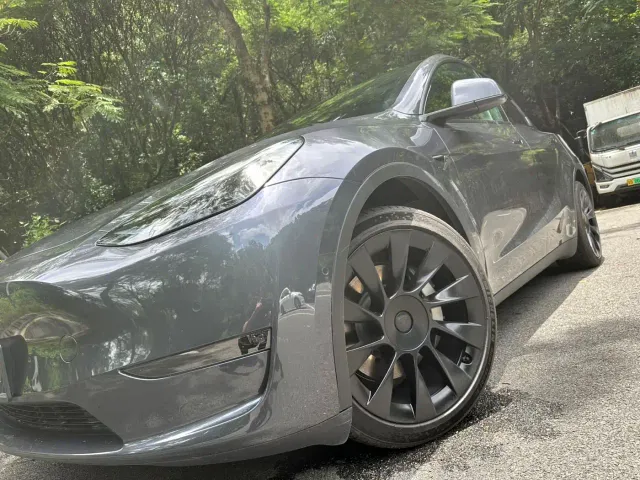 Tesla Model Y — Фото автомобиля 9