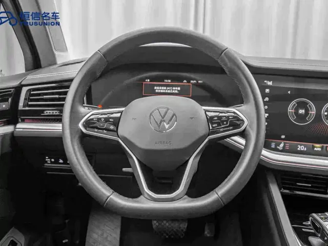 Volkswagen Touareg — Фото автомобиля 17