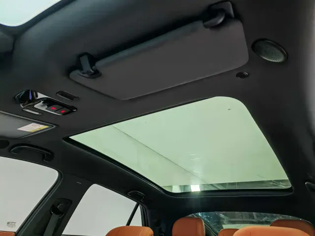 Changan Qiyuan E07 — Фото автомобиля 14