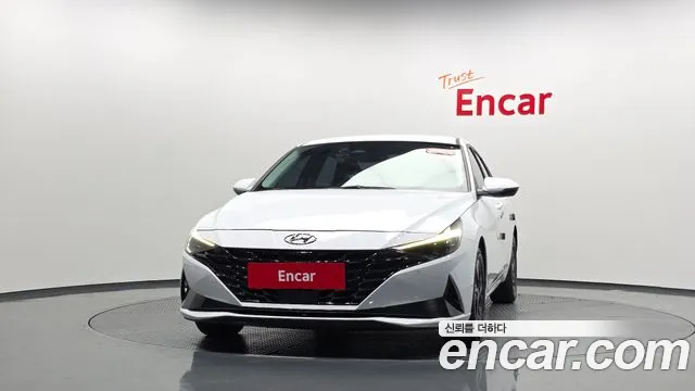 Hyundai Avante CN7 — Фото автомобиля 3