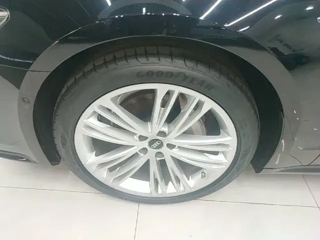 Audi A7L — Фото автомобиля 22