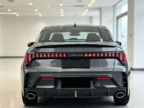 Lynk & Co 03 — Фото автомобиля 9