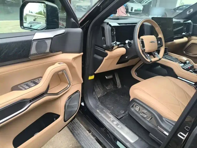 BYD FangChengBao Leopard 8 — Фото автомобиля 15