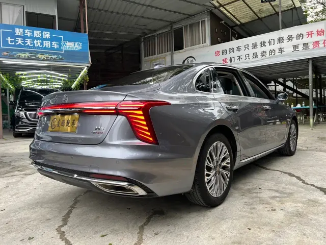 Hongqi H5 — Фото автомобиля 17