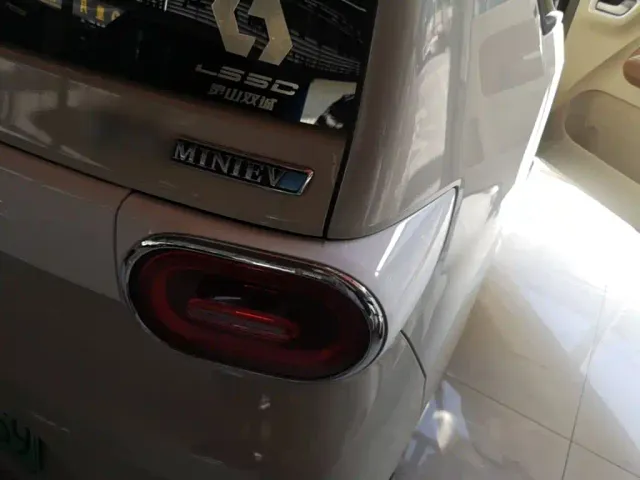 Wuling Hongguang Mini EV — Фото автомобиля 7