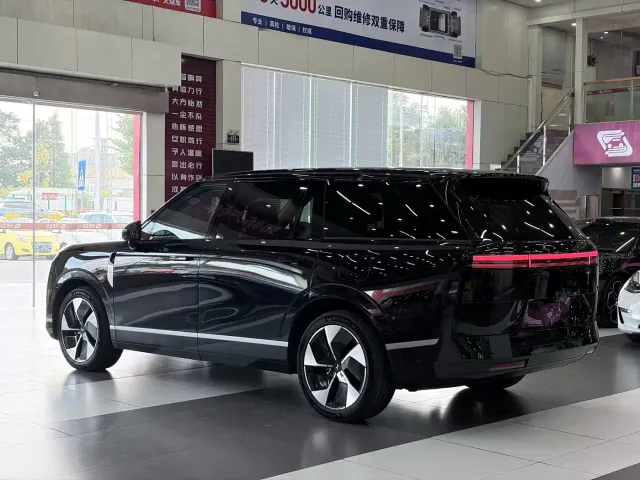 Xpeng GX — Фото автомобиля 5
